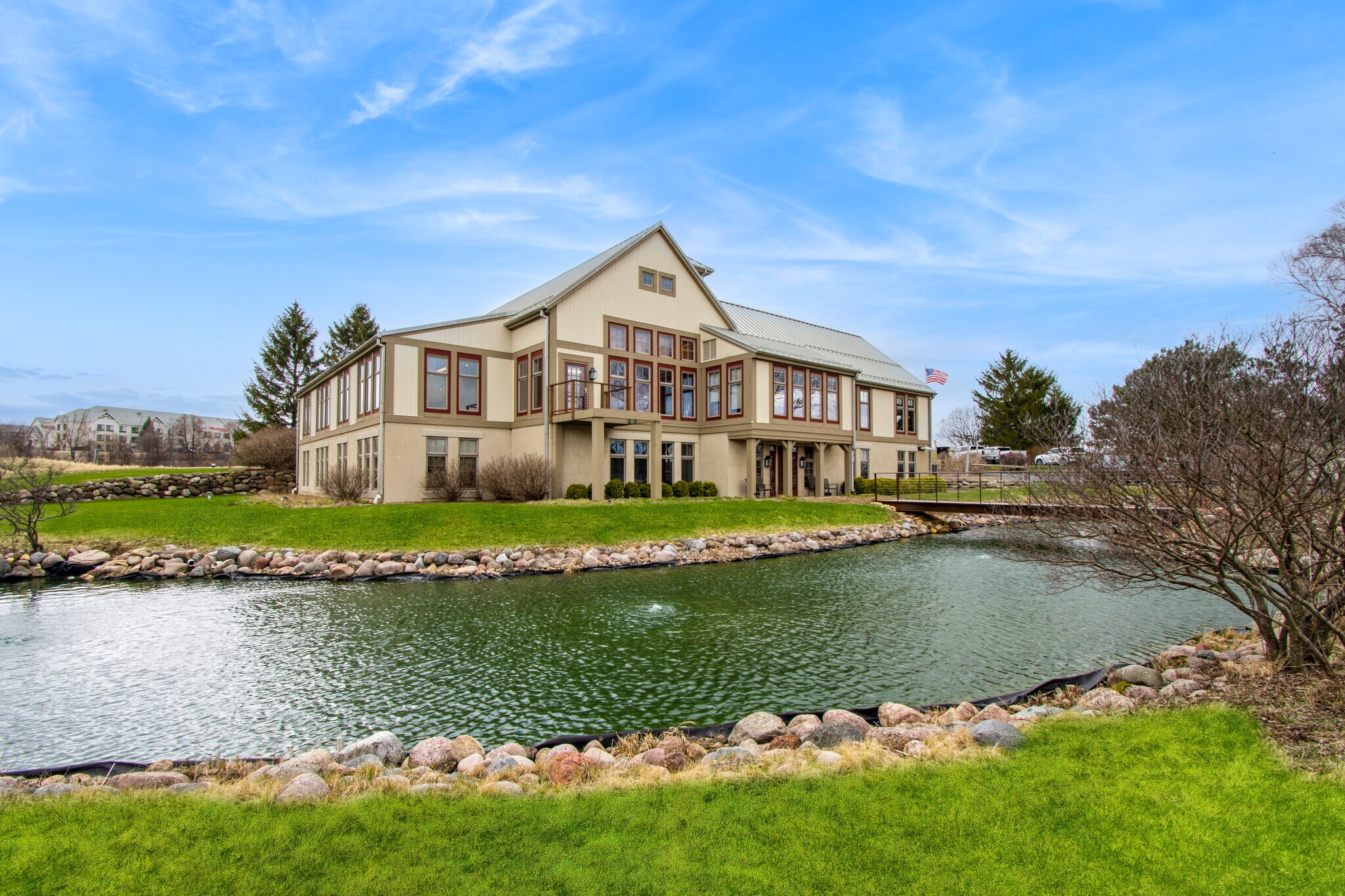 W240N1221 Pewaukee Rd, Waukesha, WI à vendre Photo de l’immeuble– Image 1 sur 16