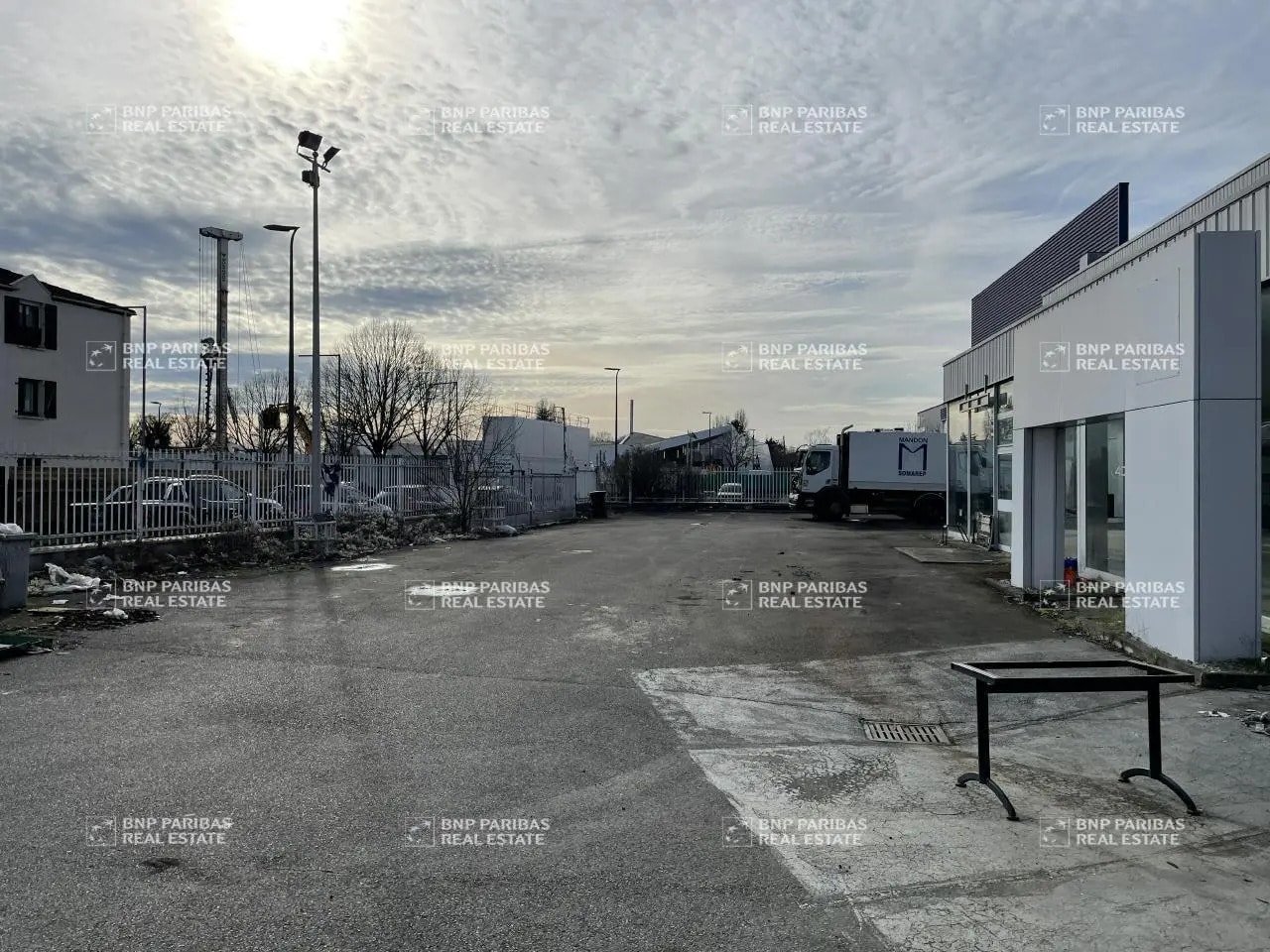 Local d’activités dans Aulnay-sous-Bois à louer Photo de l’immeuble– Image 1 sur 4