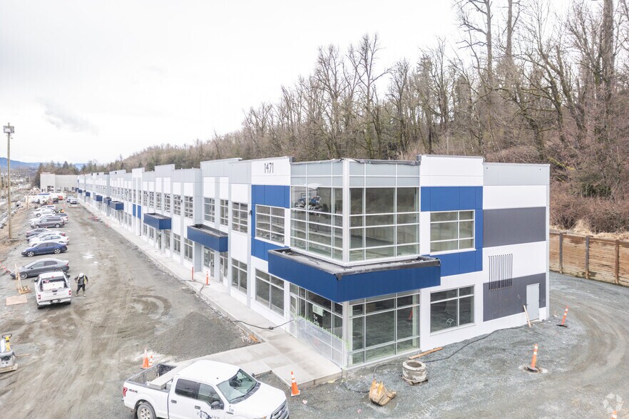 1471 Riverside Rd, Abbotsford, BC à vendre - Photo principale – Image 1 sur 2