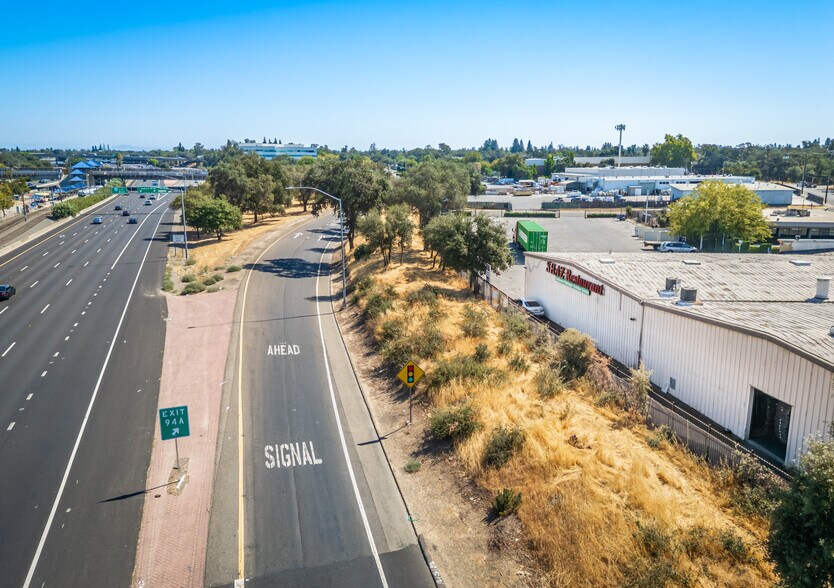 3325-3327 Longview Dr, Sacramento, CA à vendre - Photo de l’immeuble – Image 2 sur 9
