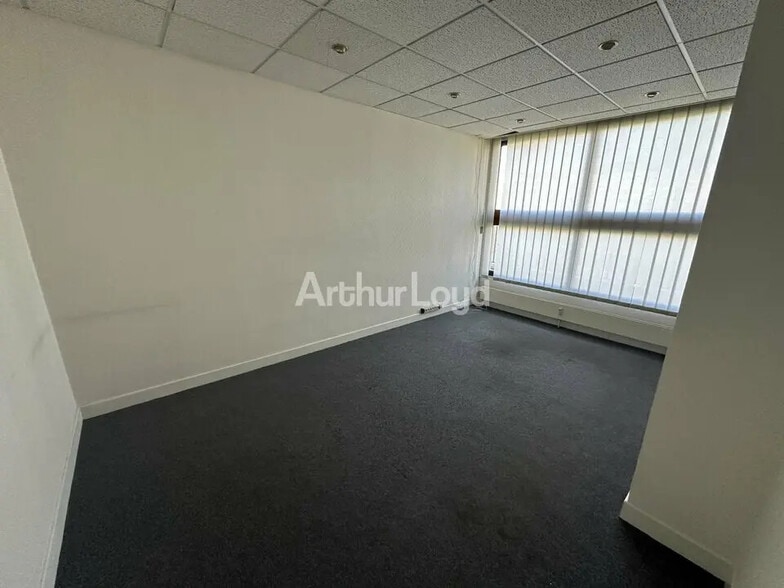 Bureau dans Châlons-en-Champagne à louer - Photo intérieure – Image 2 sur 7