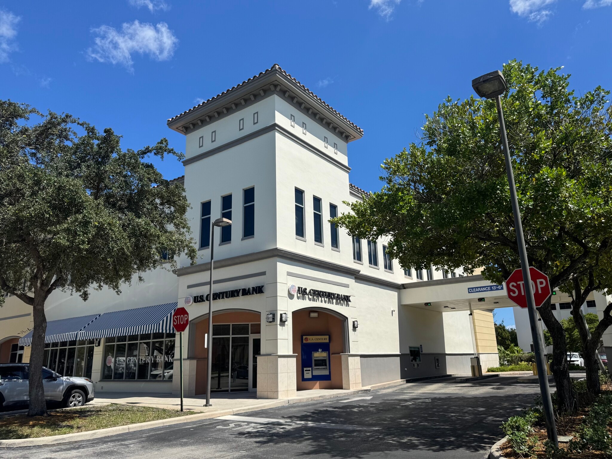 15501-15519 NW 67th Ave, Miami Lakes, FL à louer Photo intérieure– Image 1 sur 3