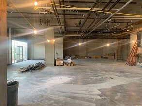 5124 W Adams Blvd, Los Angeles, CA à louer Photo intérieure– Image 1 sur 2