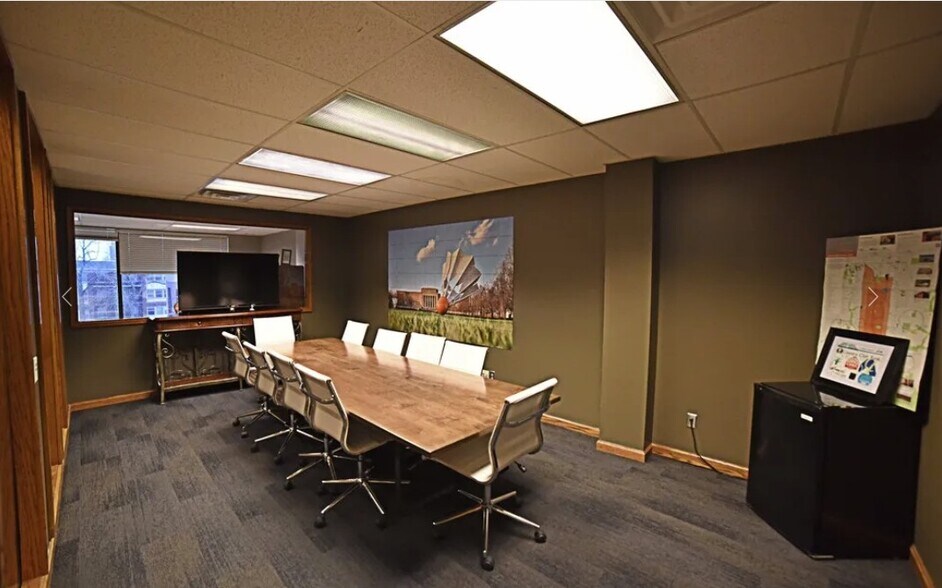 3537-3545 Broadway St, Kansas City, MO à louer - Photo de l’immeuble – Image 2 sur 11