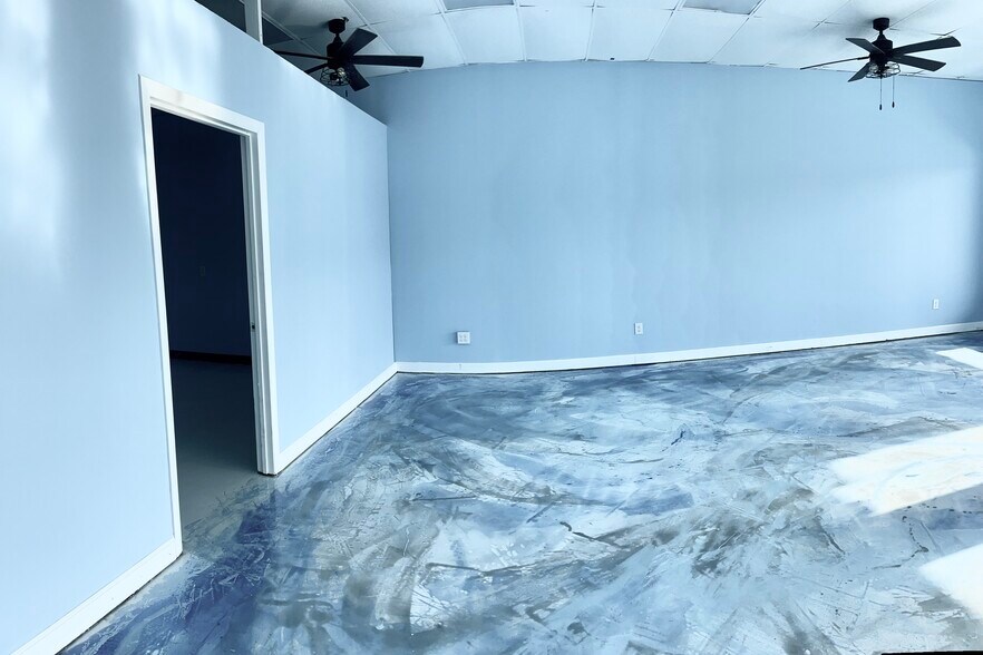 1562 Akron Peninsula Rd, Akron, OH à louer - Photo de l’immeuble – Image 3 sur 6