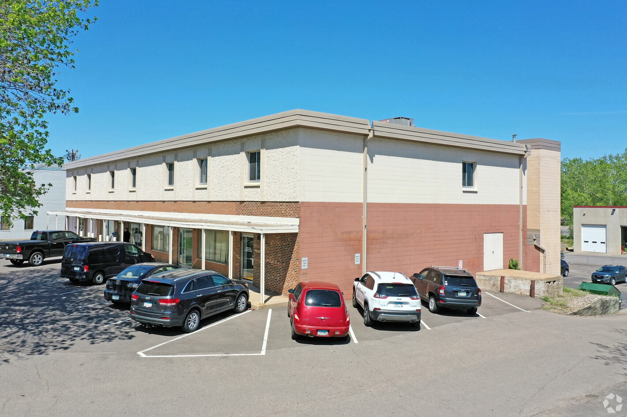 441-445 NW Old Highway 8, New Brighton, MN à louer Photo de l’immeuble– Image 1 sur 16