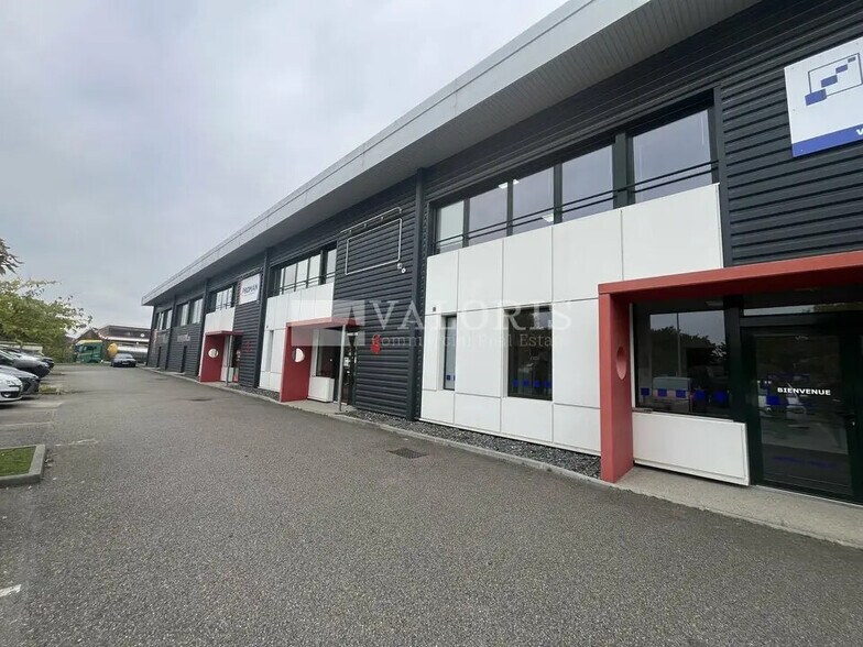 Local d’activités dans Saint-Quentin-Fallavier à louer - Photo de l’immeuble – Image 3 sur 13