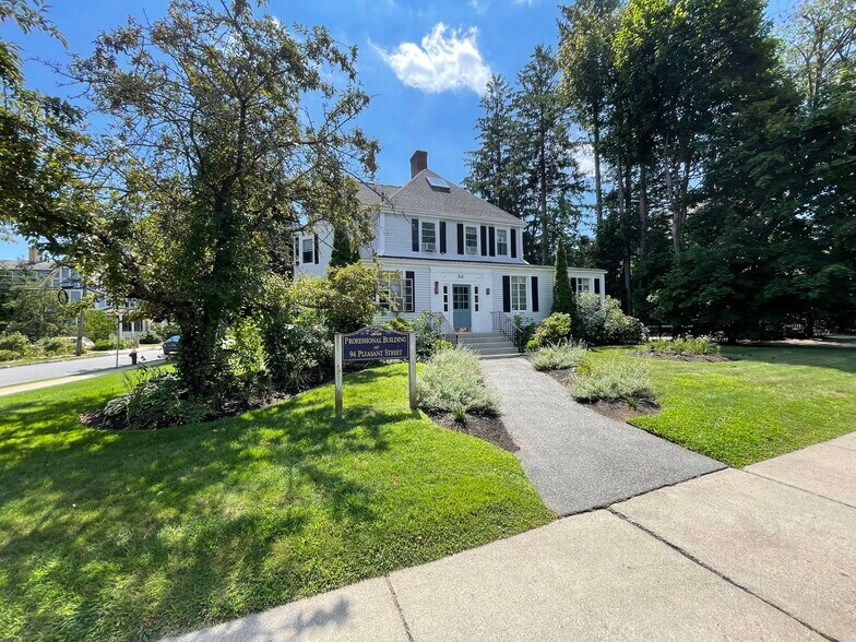 94 Pleasant St, Arlington, MA à louer - Photo principale – Image 1 sur 3