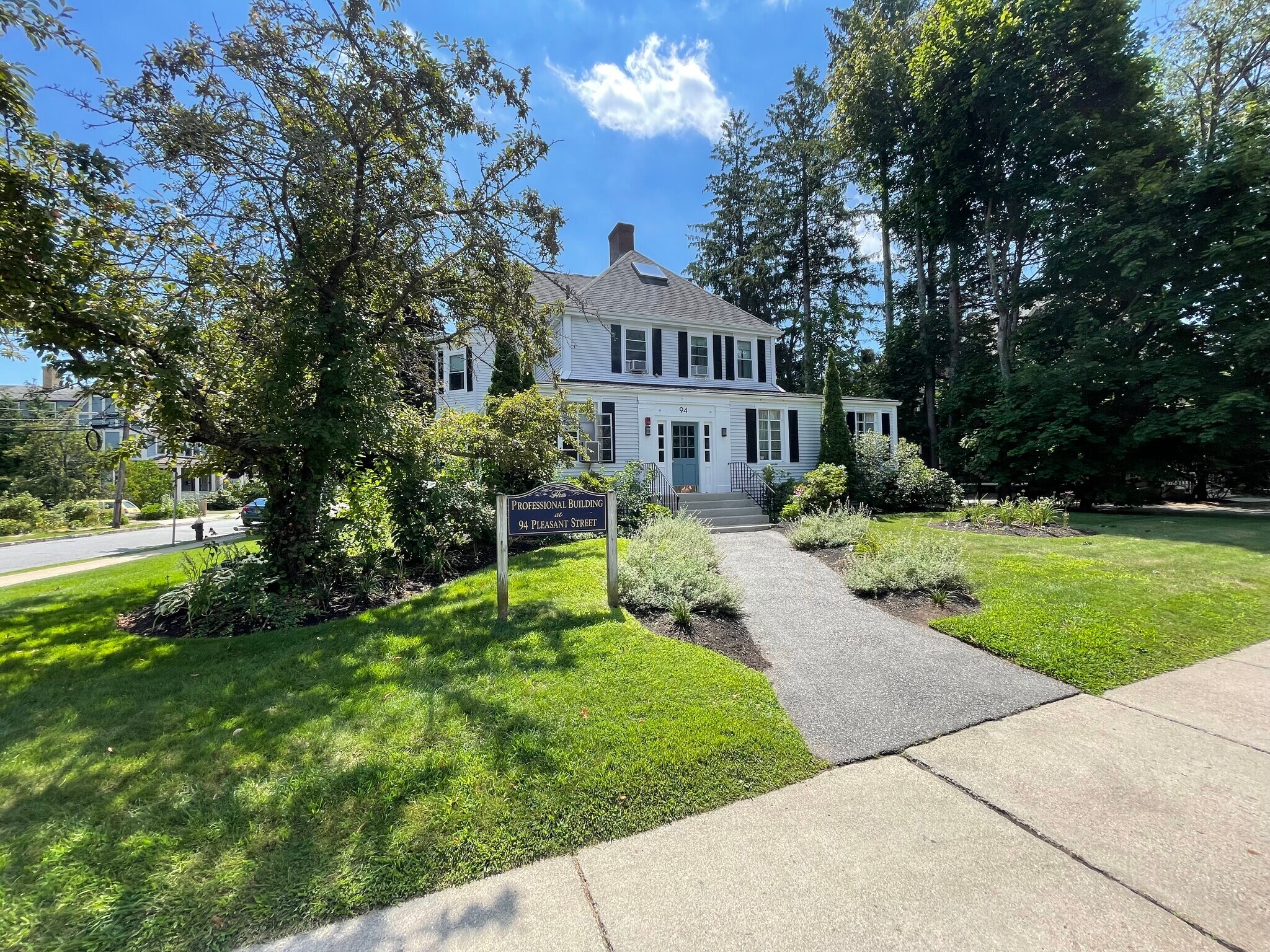 94 Pleasant St, Arlington, MA à louer Photo principale– Image 1 sur 4