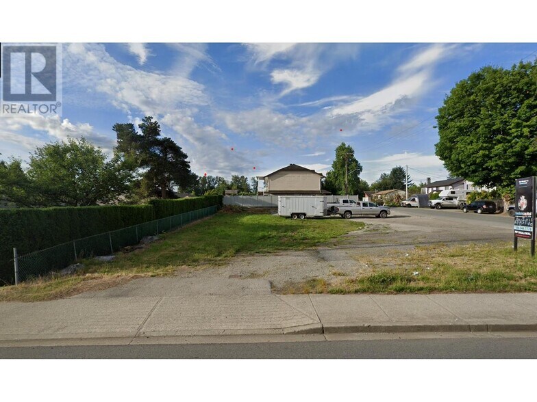 23004 Dewdney Trunk Rd, Maple Ridge, BC à vendre - Photo de l’immeuble – Image 3 sur 6