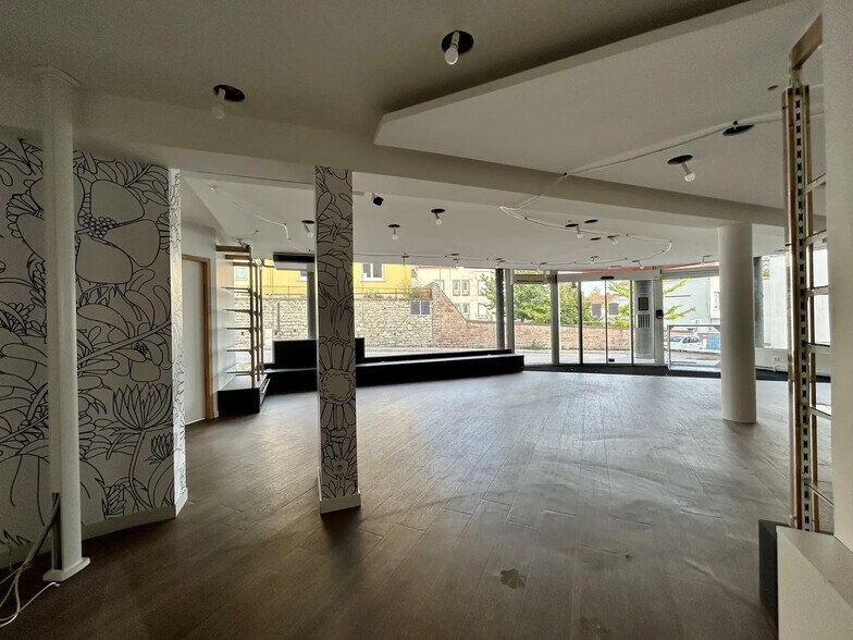 Local commercial dans Chantraine à louer - Photo intérieure – Image 2 sur 10