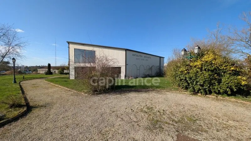 Local d'activités dans Chandai à vendre - Photo de l’immeuble – Image 3 sur 7