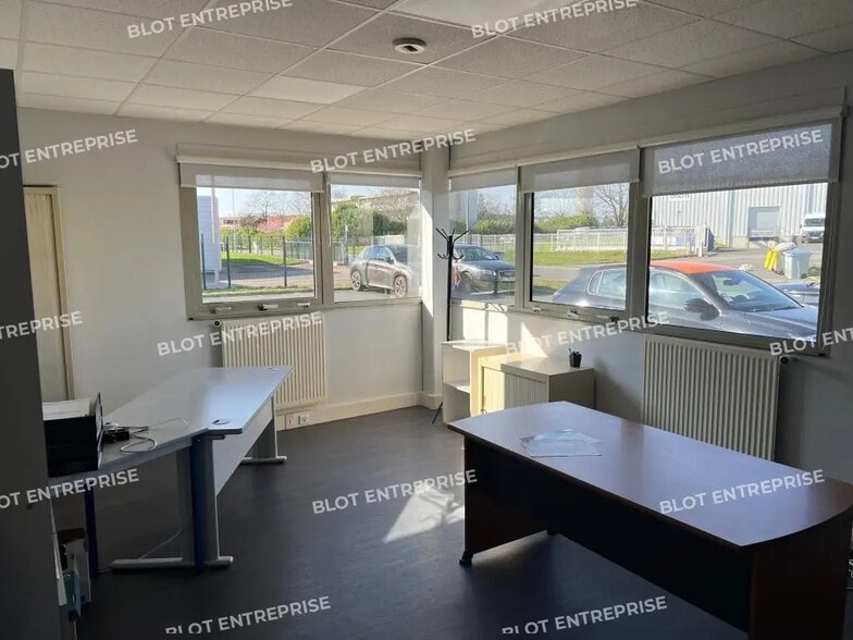 Bureau dans Sainte-Luce-sur-Loire à louer - Photo de l’immeuble – Image 3 sur 9