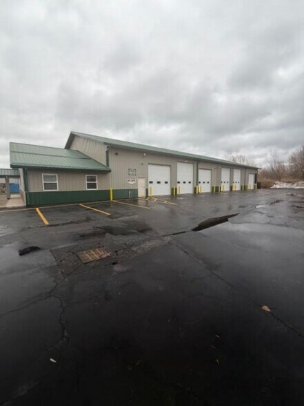 6360 Dean Pky, Ontario, NY à vendre - Photo de l’immeuble – Image 1 sur 36