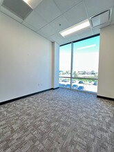 2100 W Pleasant Grove Blvd, Pleasant Grove, UT à louer Photo intérieure– Image 2 sur 5