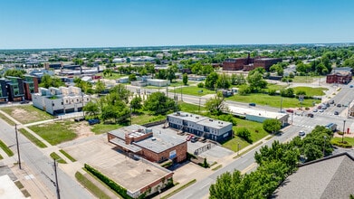 NW 10th St & N Classen Blvd, Oklahoma City, OK - Vue aérienne  vue de carte - Image1