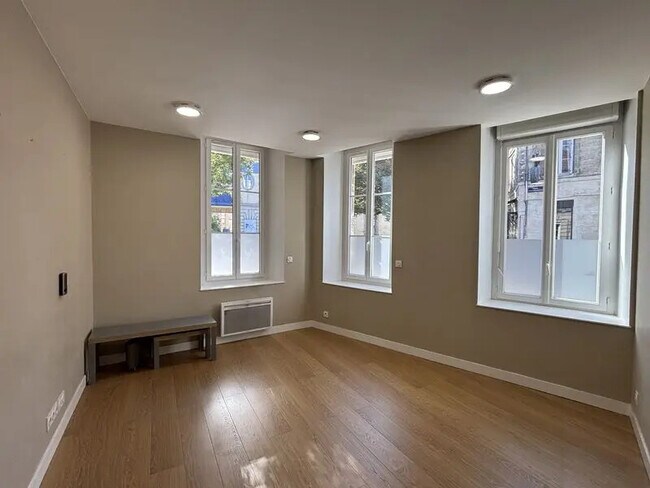 Plus de détails pour Bureau à vendre