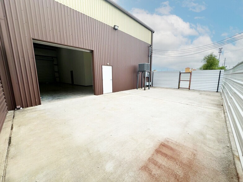 13486 FM 529 Rd, Houston, TX à louer - Photo de l’immeuble – Image 2 sur 5