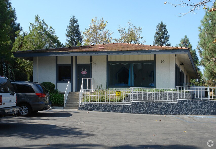 53 Moody Ct, Thousand Oaks, CA à louer - Photo principale – Image 1 sur 4