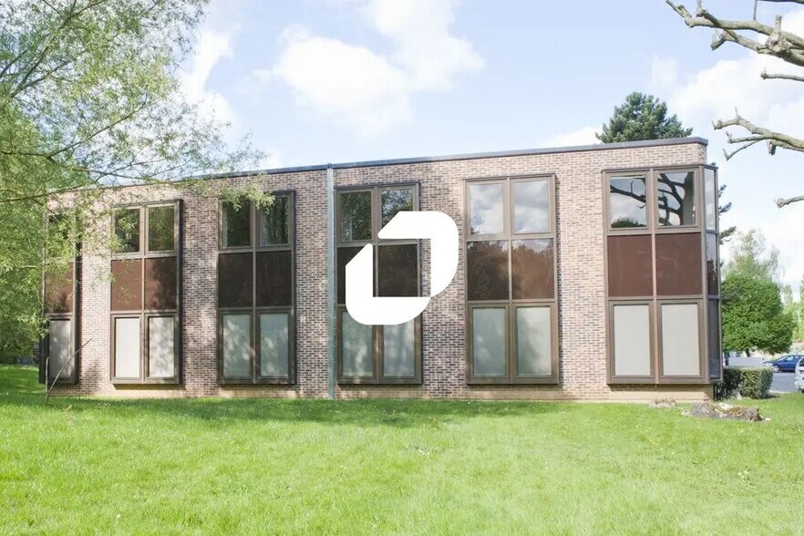 Bureau dans Croissy-Beaubourg à louer - Photo de l’immeuble – Image 1 sur 7