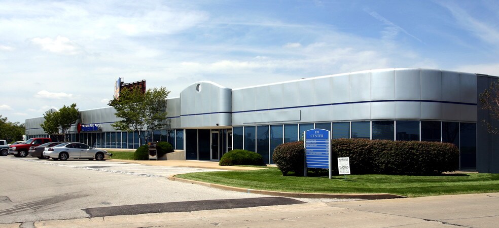 1901 Belt Way Dr, Overland, MO à louer - Photo de l’immeuble – Image 1 sur 7