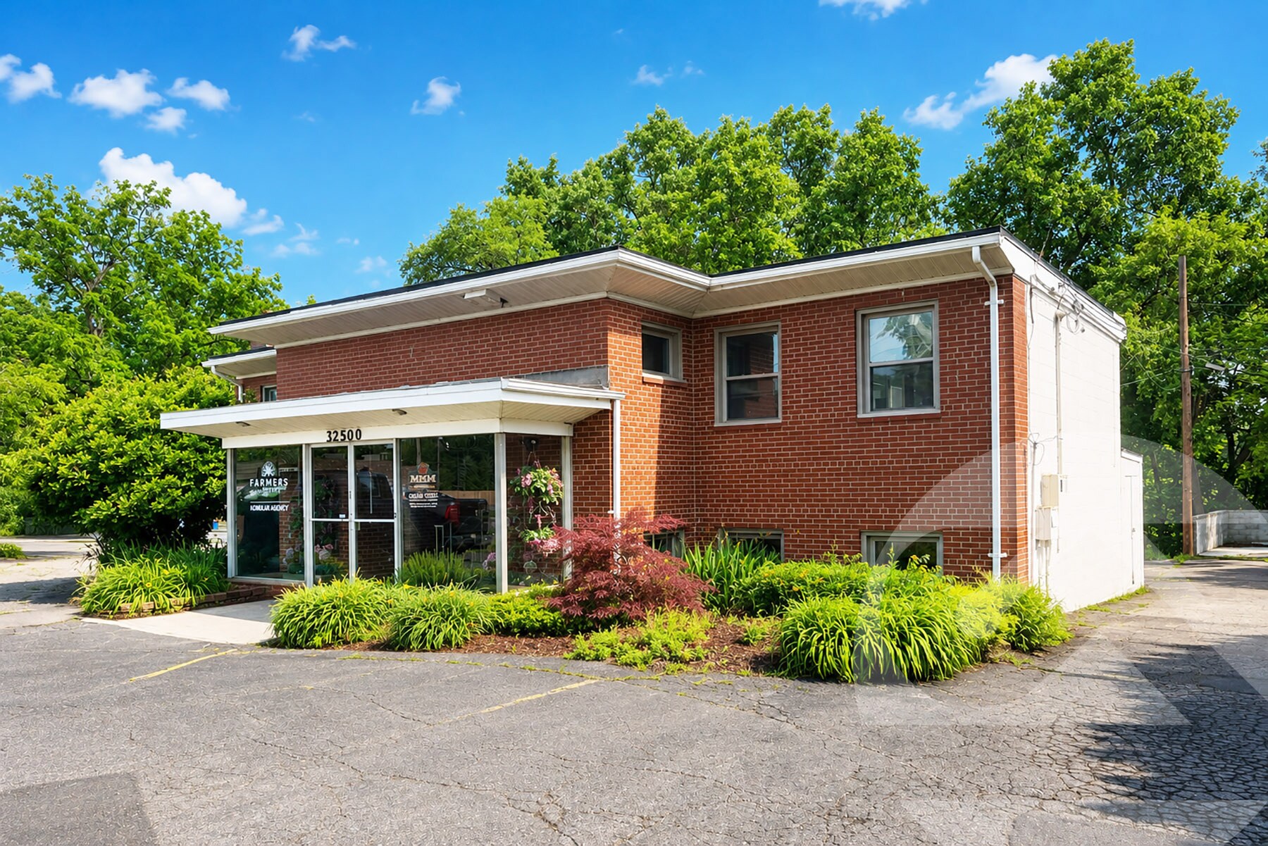 32500 Grand River Ave, Farmington, MI à vendre Photo de l’immeuble– Image 1 sur 2