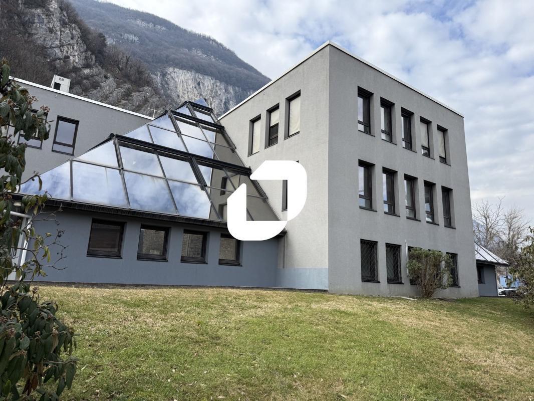9 Bis Avenue De La Falaise, Sassenage à louer Photo de l’immeuble– Image 1 sur 10