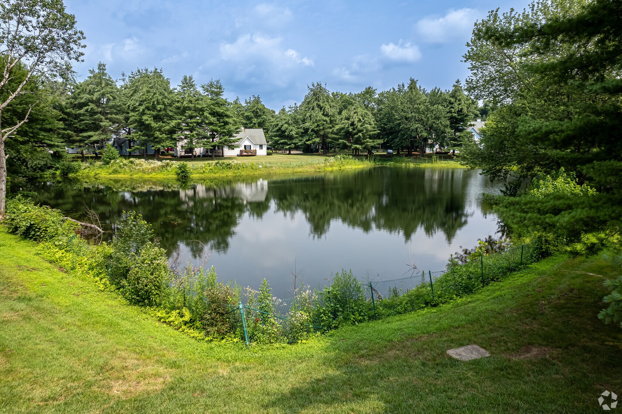 2 Forest Park Dr, Farmington, CT à louer Photo de l’immeuble– Image 1 sur 13