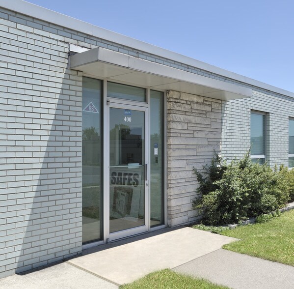 400 Meadow Ln, Carlstadt, NJ à louer - Photo de l’immeuble – Image 3 sur 5