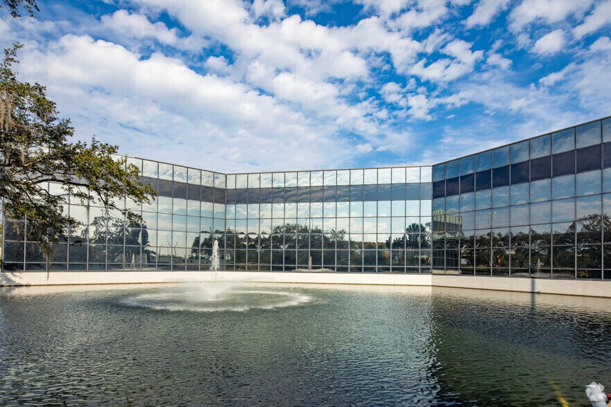 3501 E Frontage Rd, Tampa, FL à louer - Photo principale – Image 1 sur 23