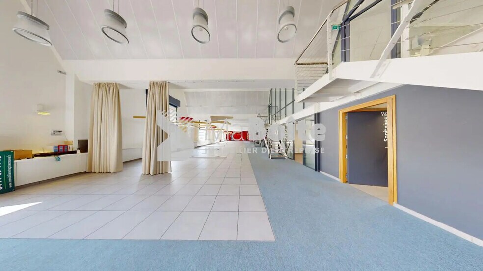 Bureau dans Saint-Étienne à vendre - Hall d’entrée – Image 2 sur 11