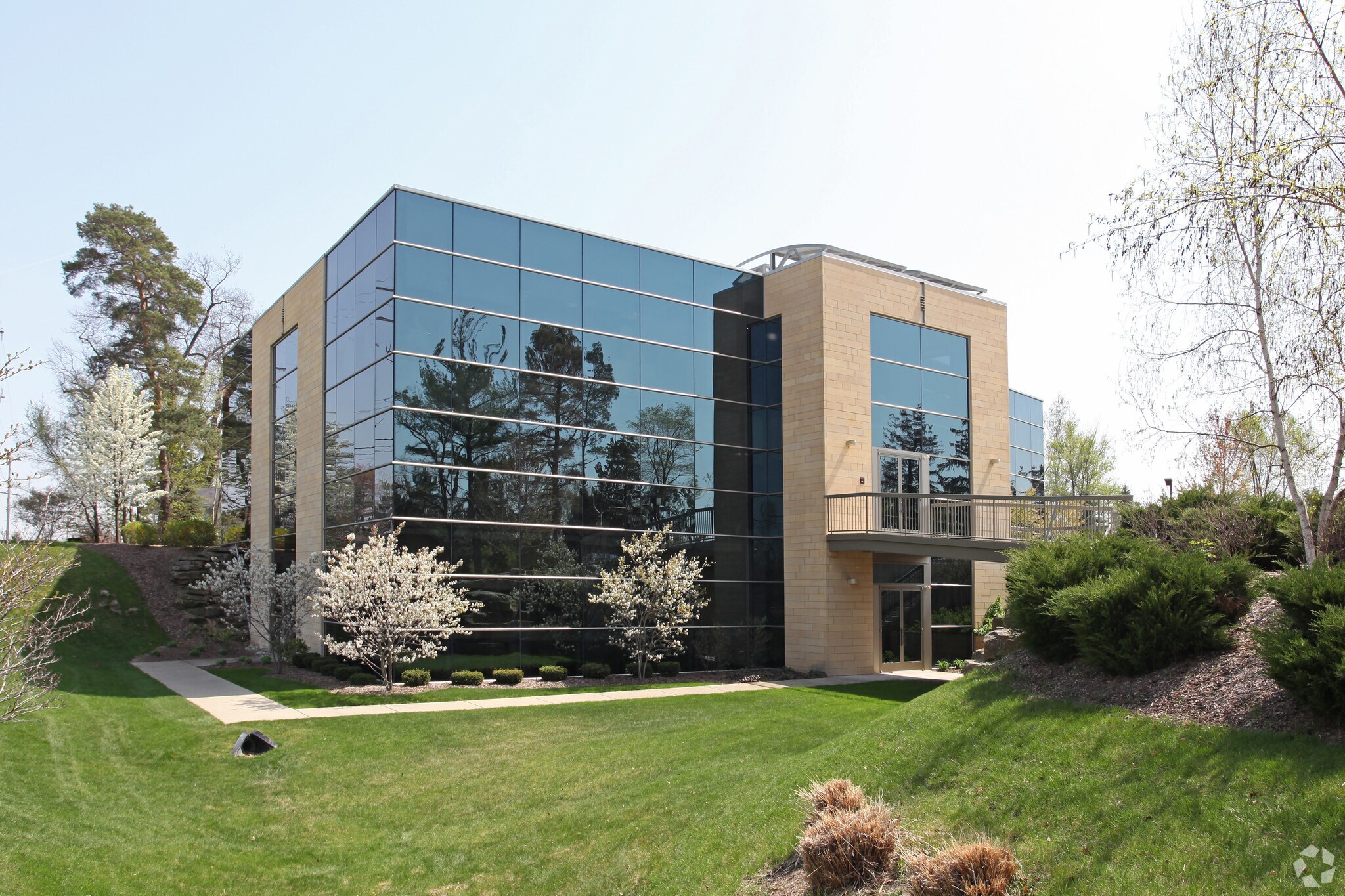 4940 Cascade Rd SE, Grand Rapids, MI à louer Photo principale– Image 1 sur 16