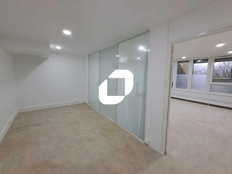 Bureau dans Nanterre à louer - Photo de l’immeuble – Image 2 sur 20
