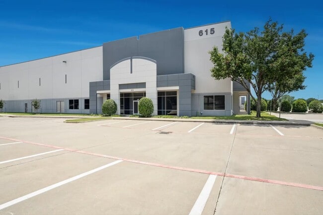 Plus de détails pour 615 Westport Pky, Grapevine, TX - Industriel/Logistique à louer