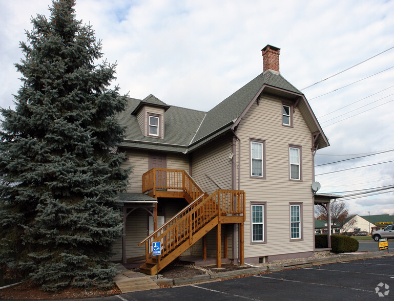 5870 Easton Rd, Plumsteadville, PA à louer - Photo de l’immeuble – Image 3 sur 38