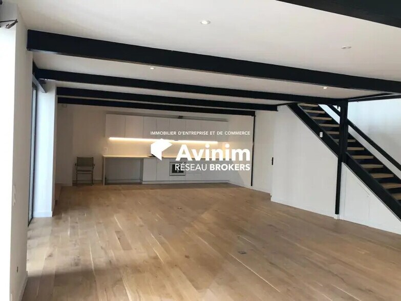 Bureau dans Montreuil à louer - Photo de l’immeuble – Image 3 sur 10