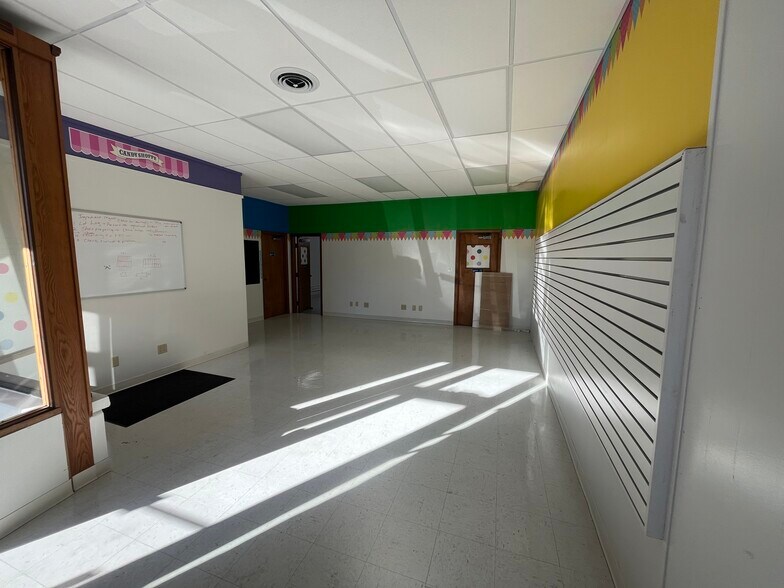 127 S Main St, Spencer, IN à vendre - Photo intérieure – Image 2 sur 9