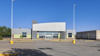 Plus de détails pour 1825 Victoria Avenue East, Regina, SK - Sports et loisirs à vendre