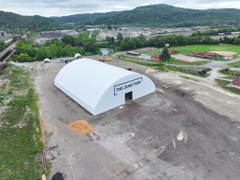 1900 Commercial Ave, Mingo Junction, OH à vendre - Photo de l’immeuble – Image 3 sur 3