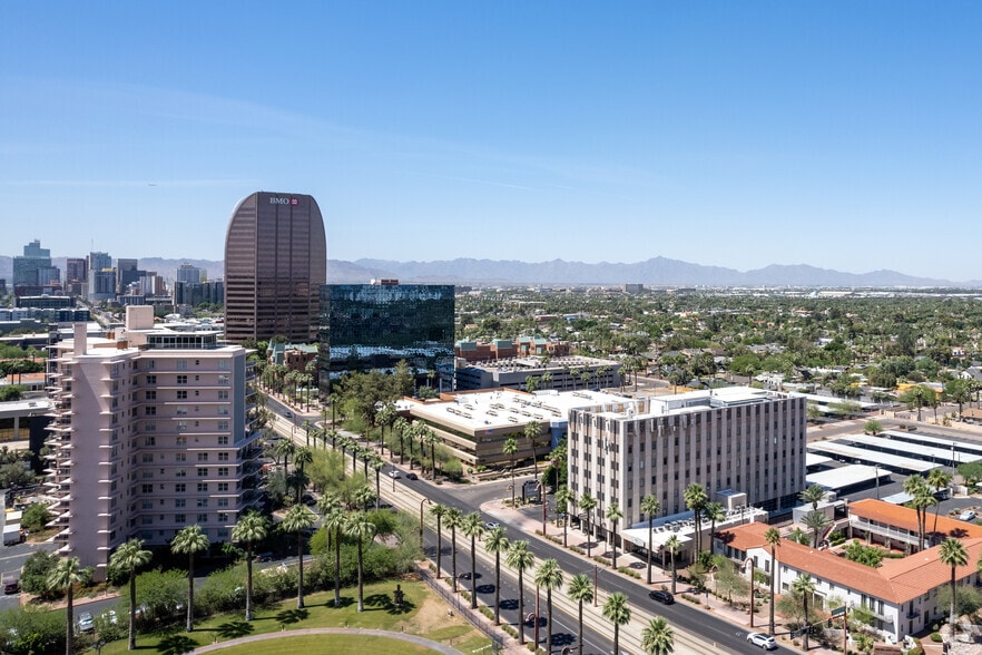 2200 N Central Ave, Phoenix, AZ à louer - Aérien – Image 3 sur 17