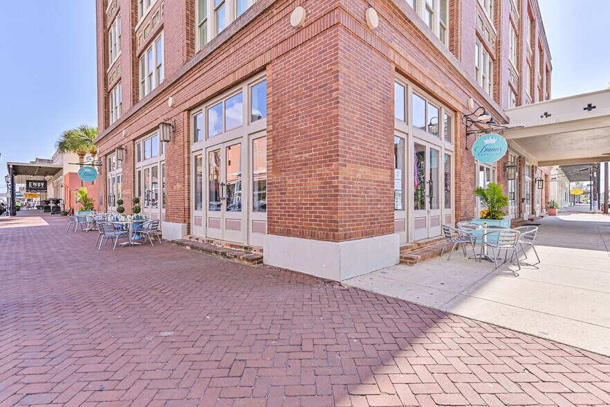 2425 Strand St, Galveston, TX à vendre - Photo de l’immeuble – Image 2 sur 41