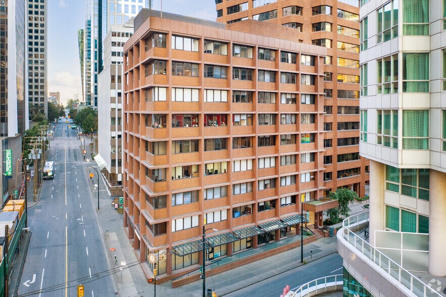 1112 W Pender St, Vancouver, BC à louer - Photo de l’immeuble – Image 2 sur 11