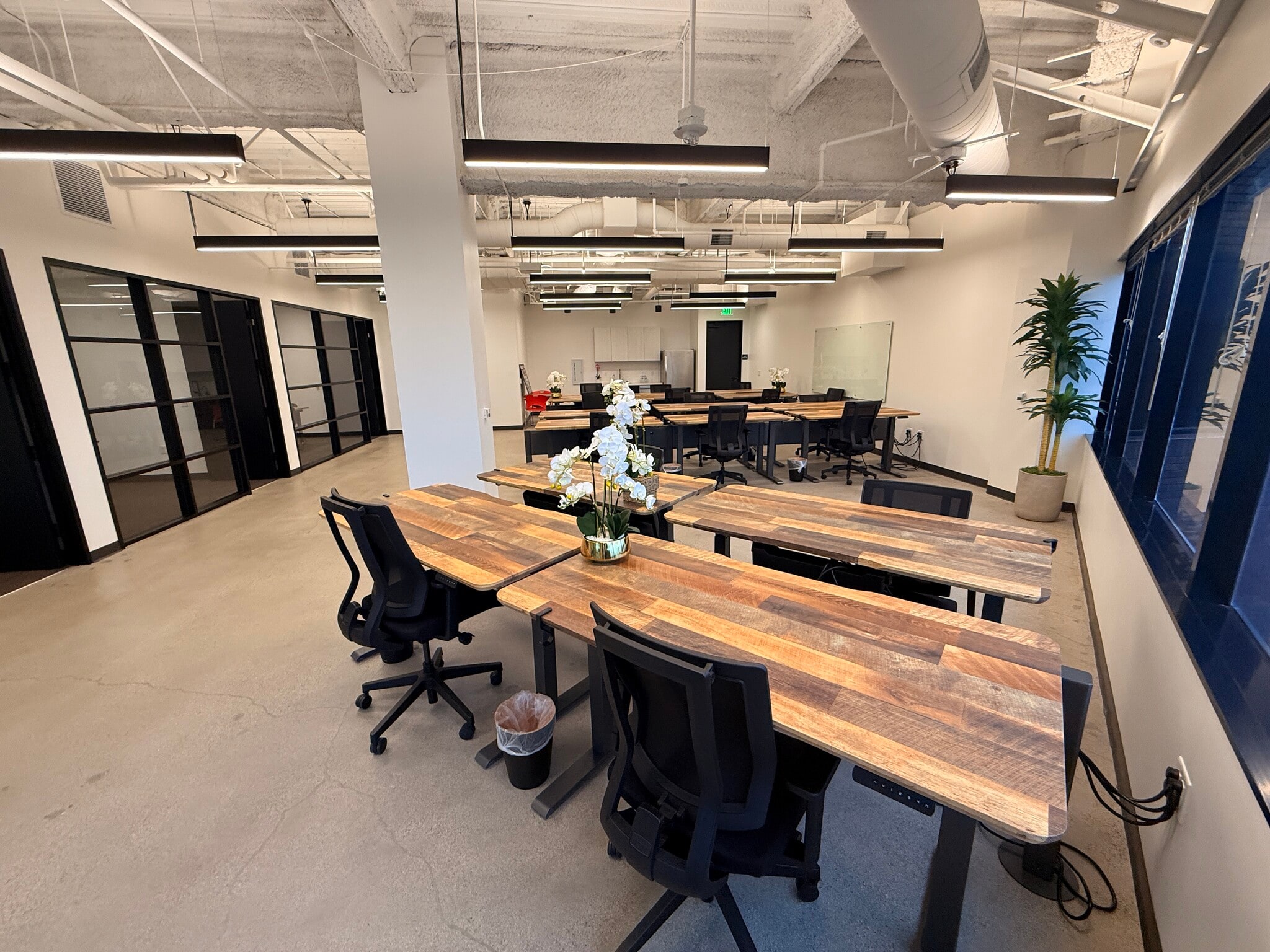 3070 Bristol St, Costa Mesa, CA à louer Photo intérieure– Image 1 sur 7