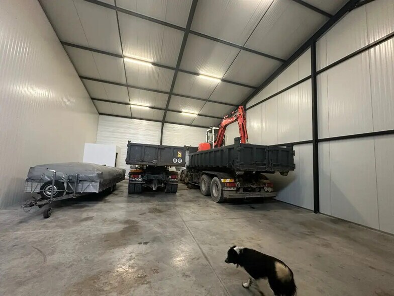 Industriel/Logistique dans Izier à louer - Photo intérieure – Image 2 sur 2