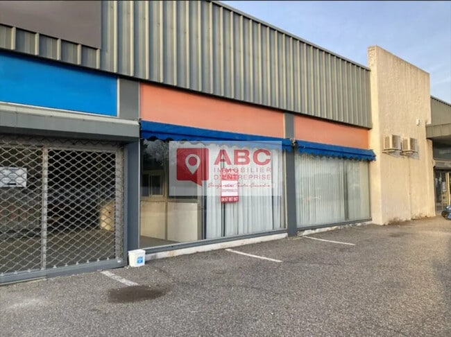 Plus de détails pour Local commercial, Industriel/Logistique à louer