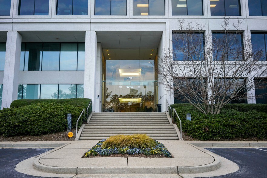1745 Phoenix Blvd, Atlanta, GA à louer - Photo de l’immeuble – Image 2 sur 10