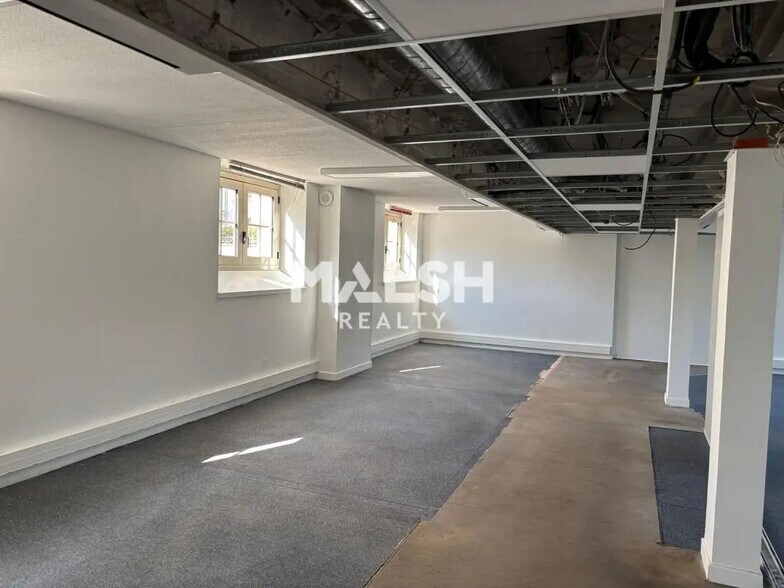 Bureau dans Lyon à louer - Photo de l’immeuble – Image 2 sur 6