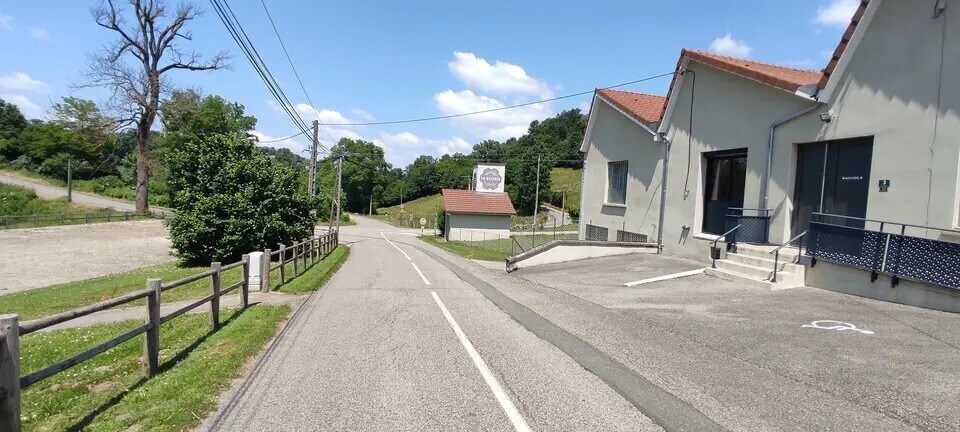 Bureau dans Succieu à vendre - Photo de l’immeuble – Image 1 sur 8