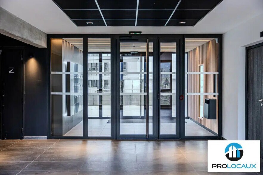 Bureau dans Grenoble à louer - Photo de l’immeuble – Image 3 sur 12