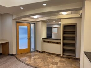 11755 W 112th St, Overland Park, KS à louer Photo intérieure– Image 2 sur 3